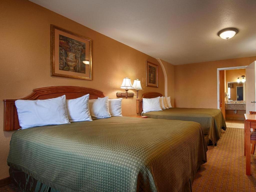 Hotel Western Post Oak 2*