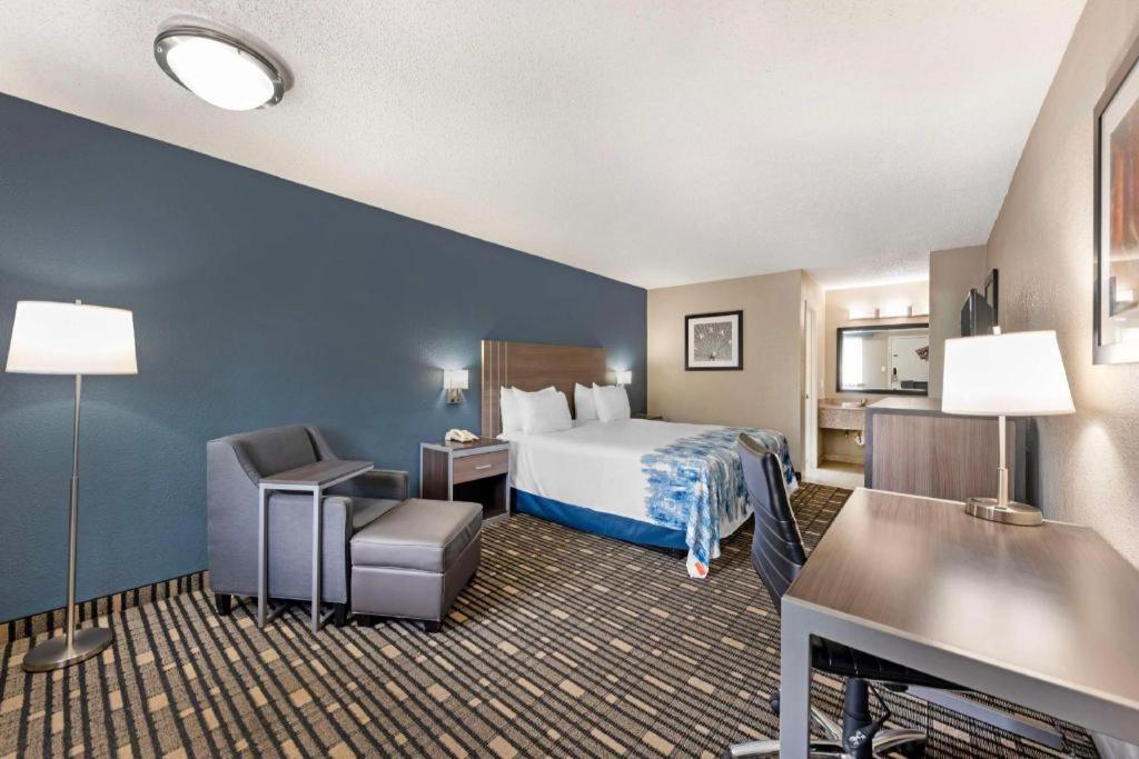 Hotel Western Post Oak 2*