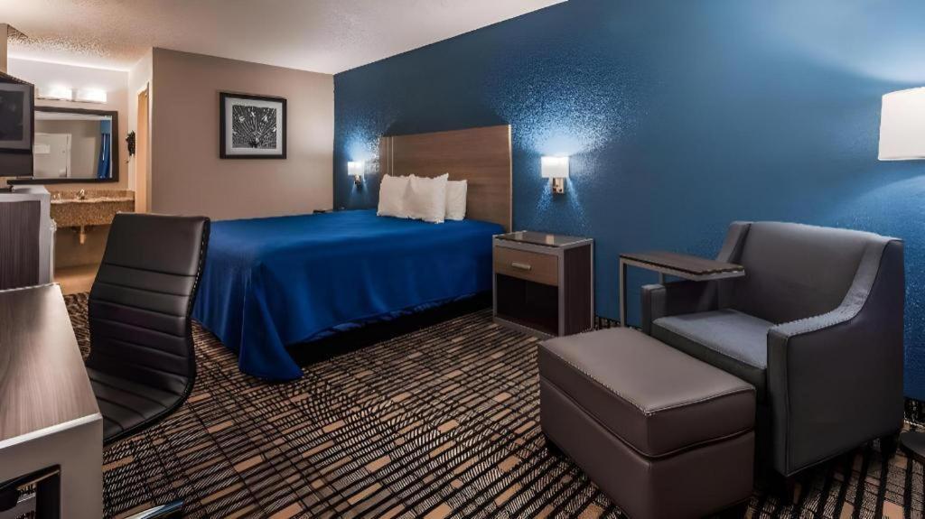 Western Post Oak Hotel Burnet